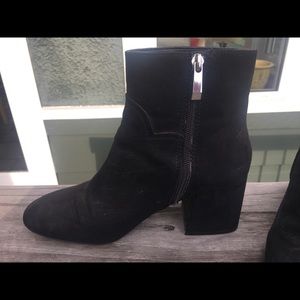 Heeled black boots size 39